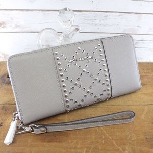Michael Kors Money Pieces Pearl Grey Wallet NWT